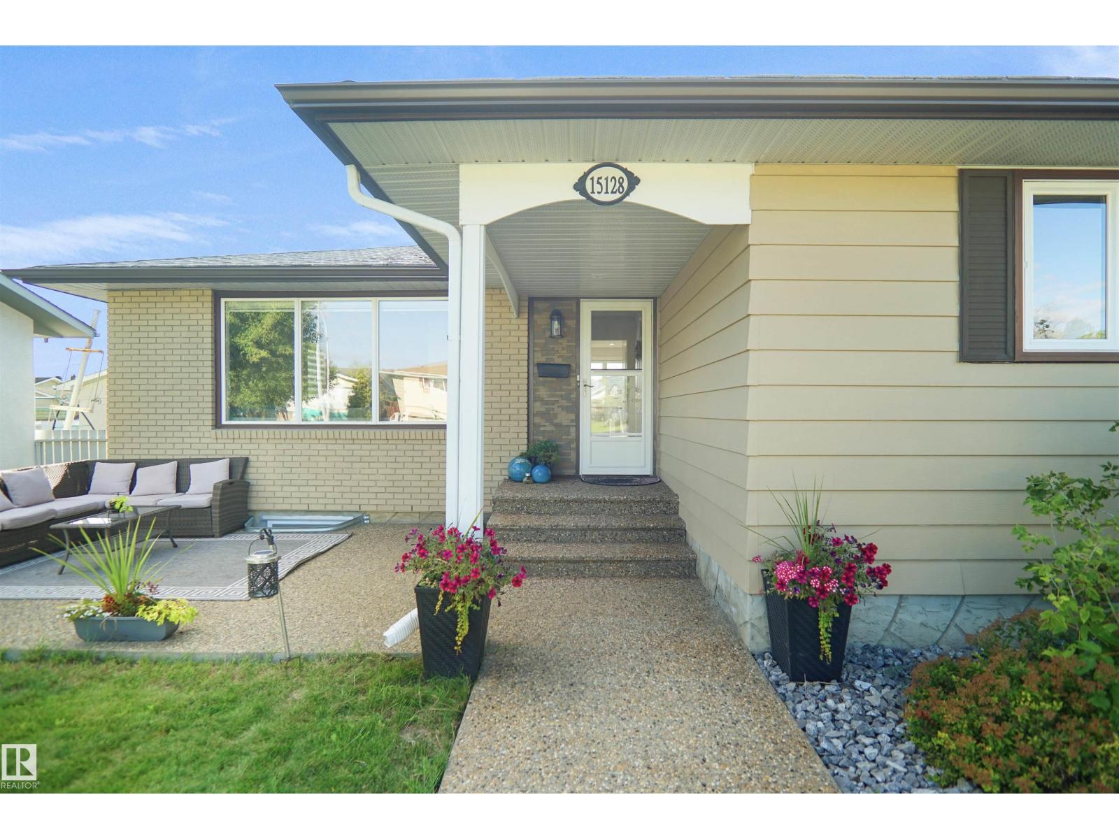 Photo 19 of 15128 88 A St Nw, Edmonton AB