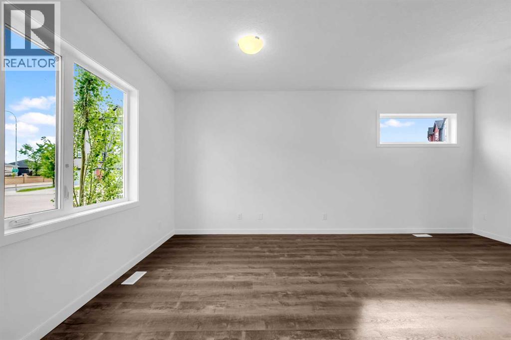 Single Family House for Sale in   Evanscrest Mews NW Evanston Calgary 