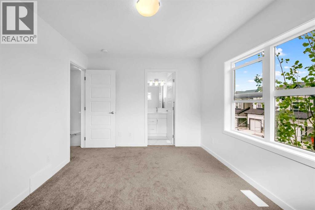 Single Family House for Sale in   Evanscrest Mews NW Evanston Calgary 