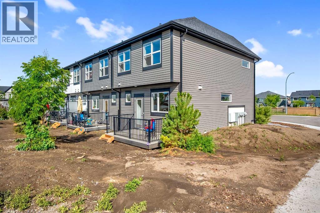 Single Family House for Sale in   Evanscrest Mews NW Evanston Calgary 
