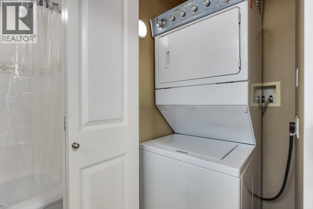 Photo 25 of 712 2799 Yew Street, Vancouver BC