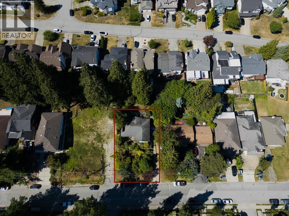 Photo 7 of 1827 Harbour Street, Port Coquitlam BC