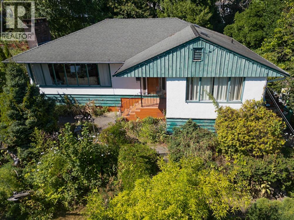 Photo 11 of 1827 Harbour Street, Port Coquitlam BC