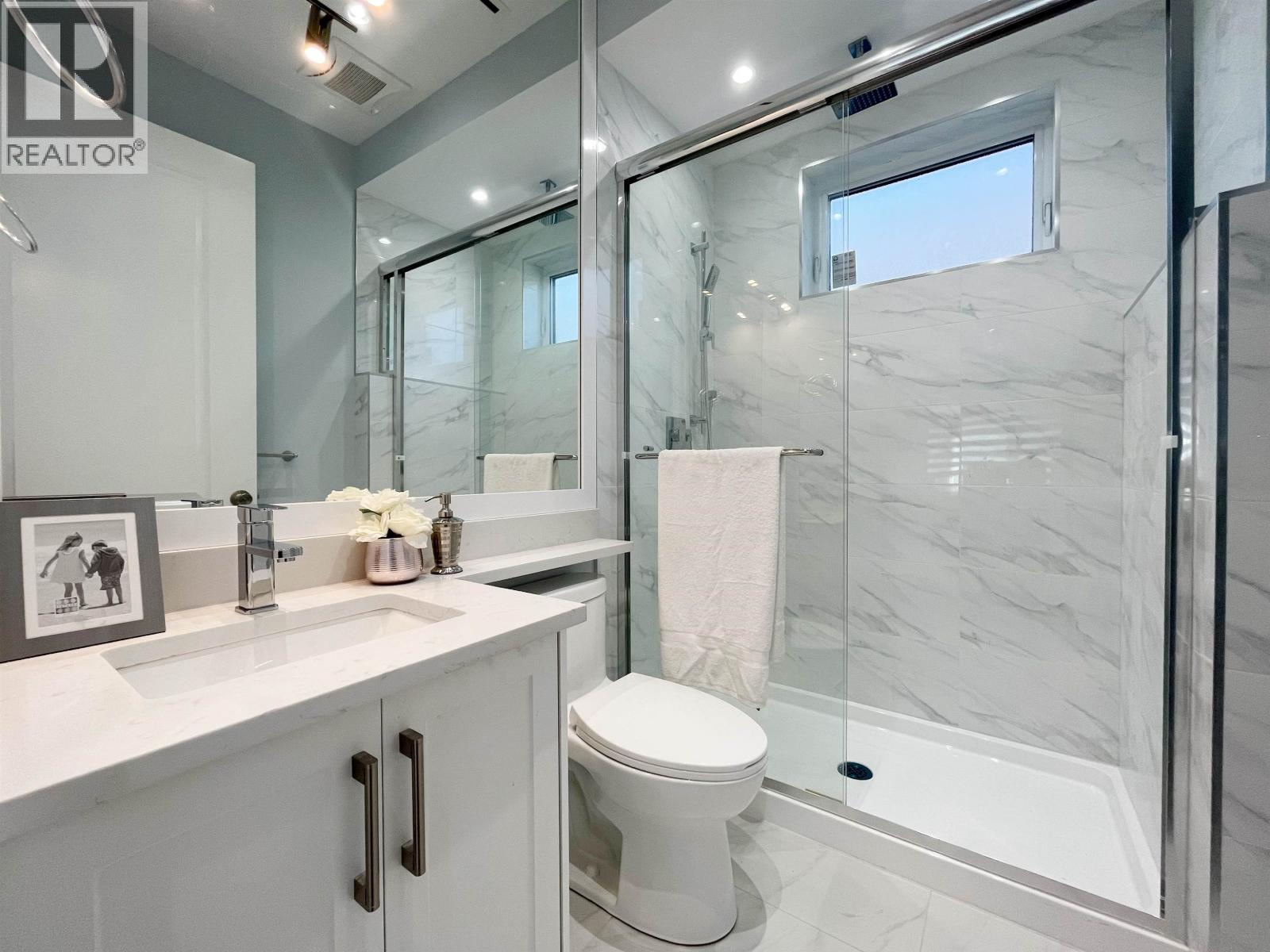 Photo 16 of 3275 E 20th Avenue, Vancouver BC