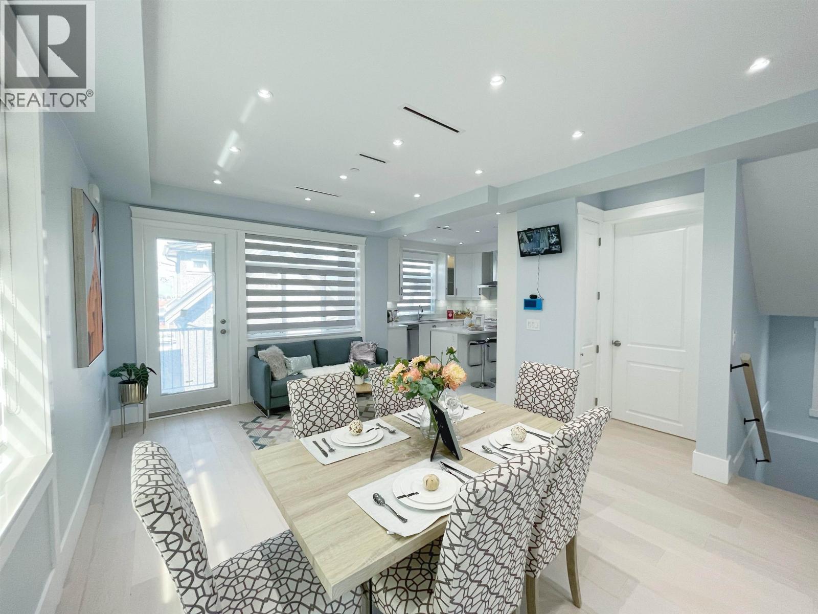 Photo 4 of 3275 E 20th Avenue, Vancouver BC