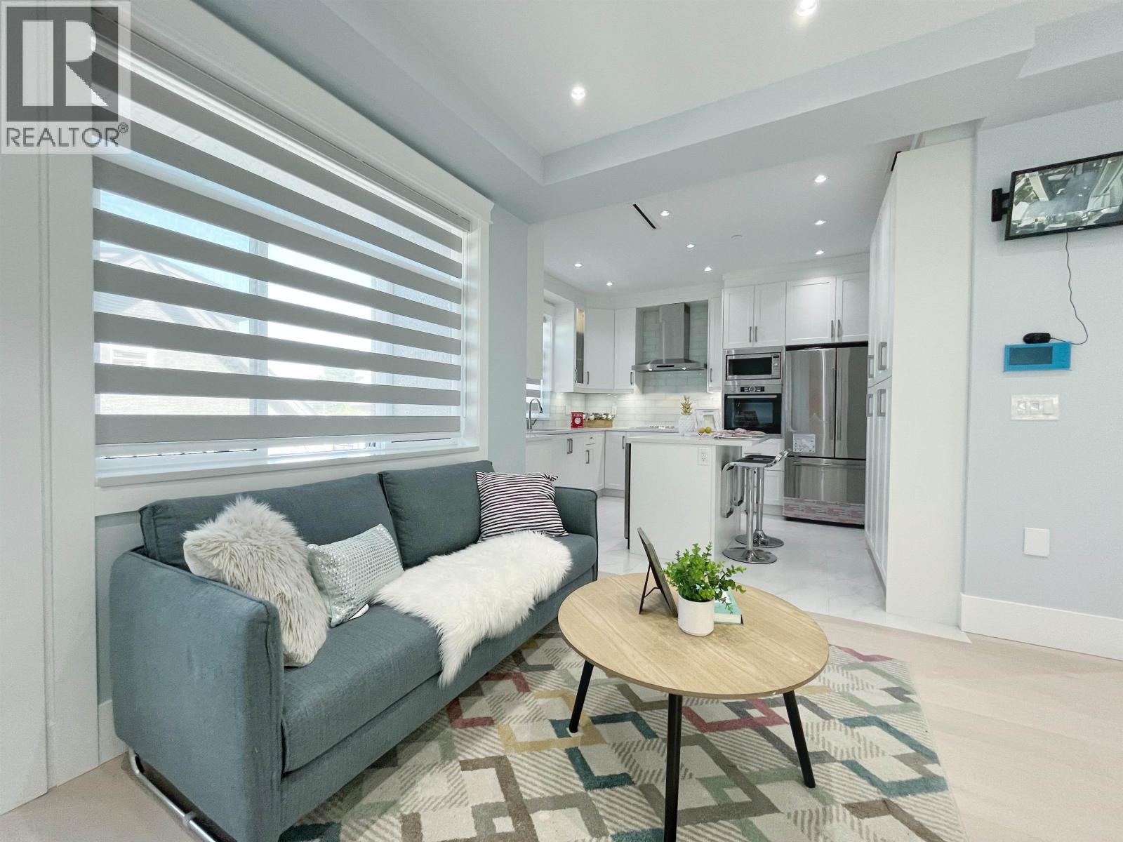 Photo 5 of 3275 E 20th Avenue, Vancouver BC