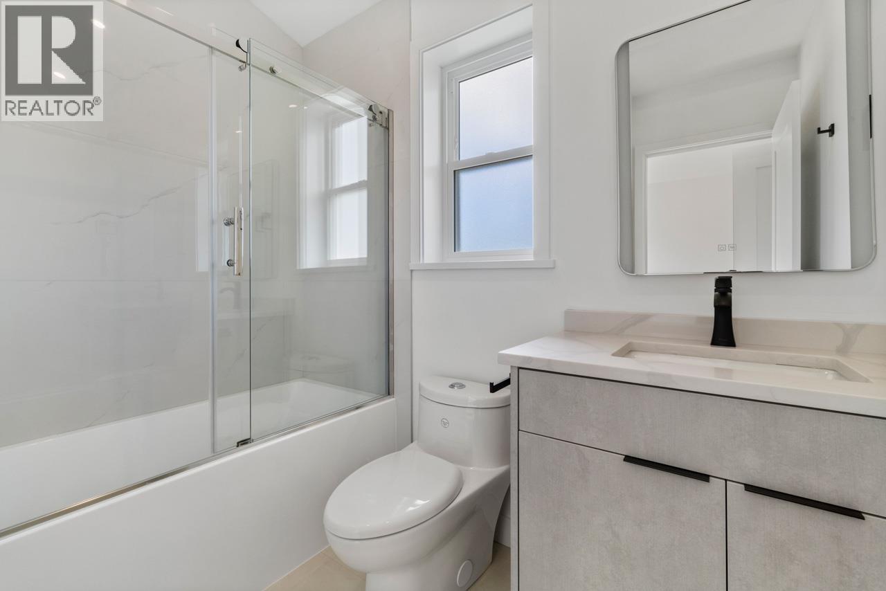 Photo 7 of 2020 E 4th Avenue, Vancouver BC