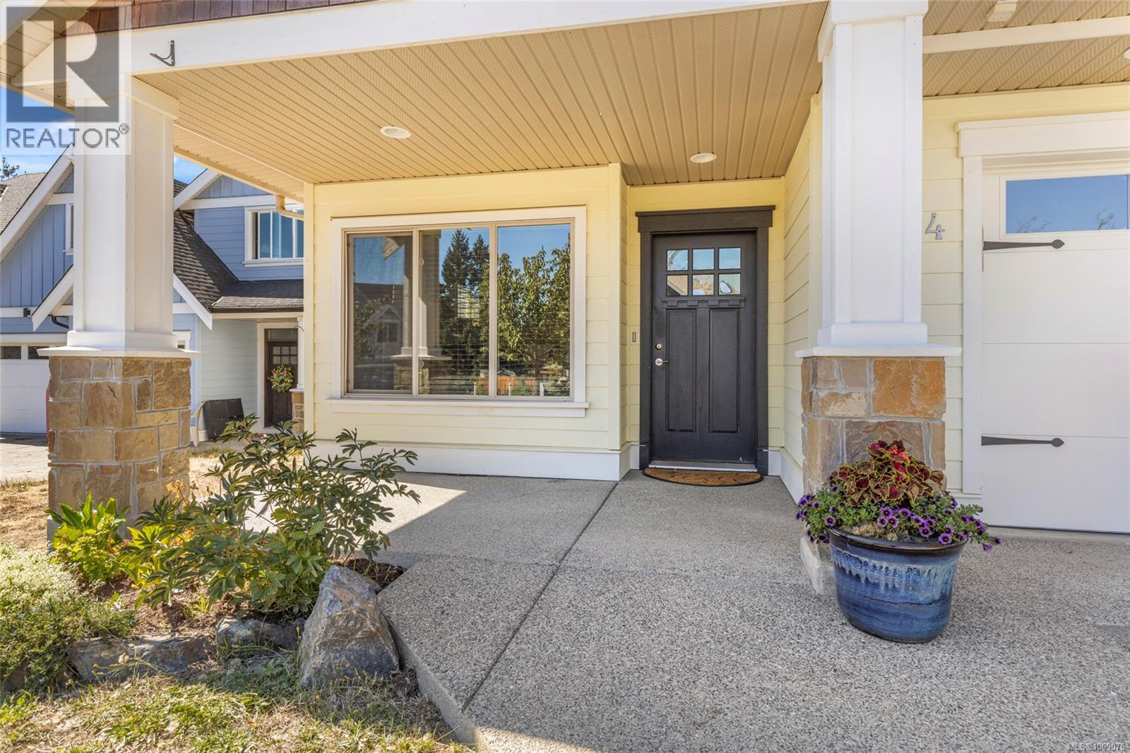 Photo 3 of 2514 Prospector Way, Langford BC