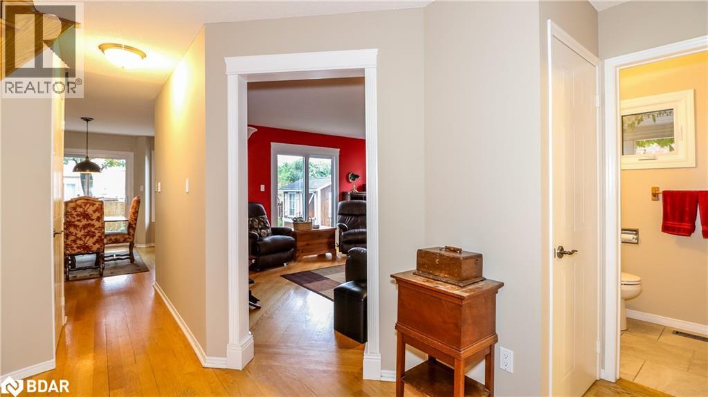 Photo 10 of 12 Gordon Court, Barrie ON