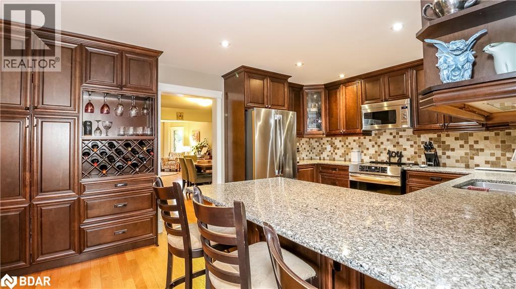 Photo 33 of 12 Gordon Court, Barrie ON