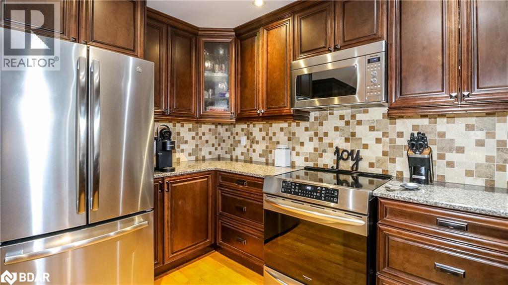 Photo 14 of 12 Gordon Court, Barrie ON