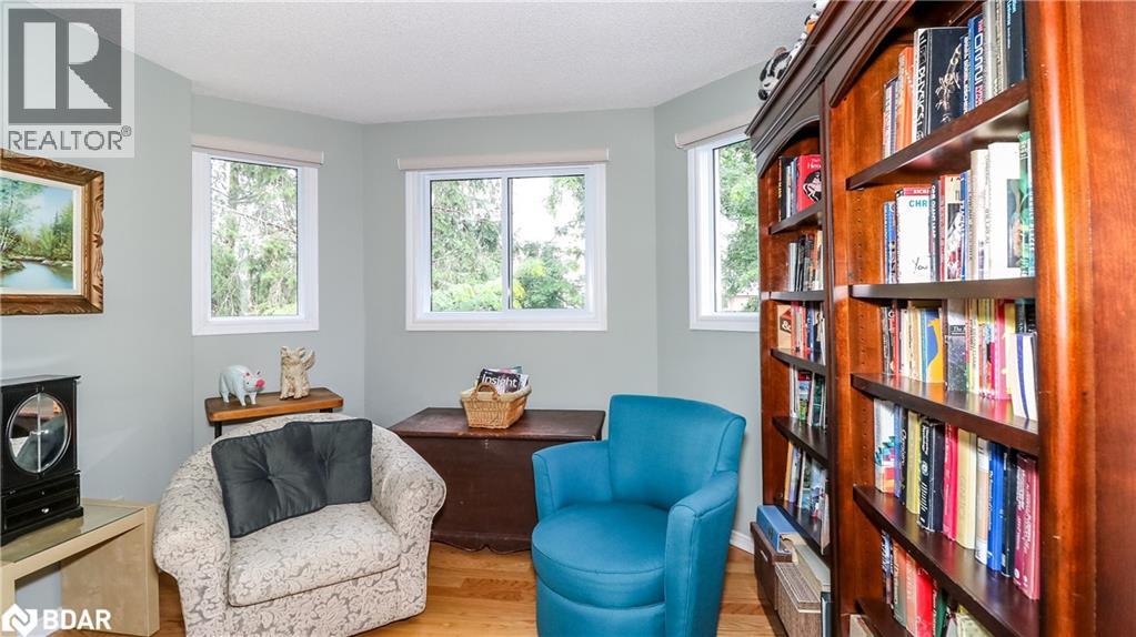 Photo 40 of 12 Gordon Court, Barrie ON