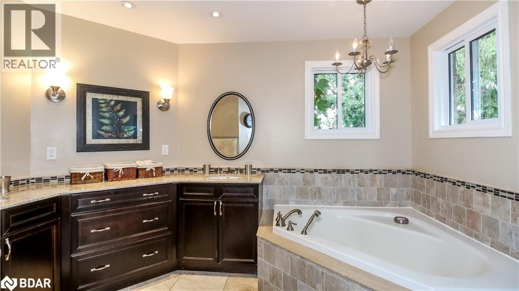 Photo 16 of 12 Gordon Court, Barrie ON