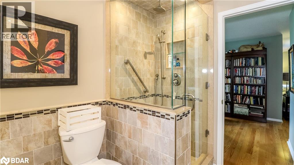 Photo 41 of 12 Gordon Court, Barrie ON