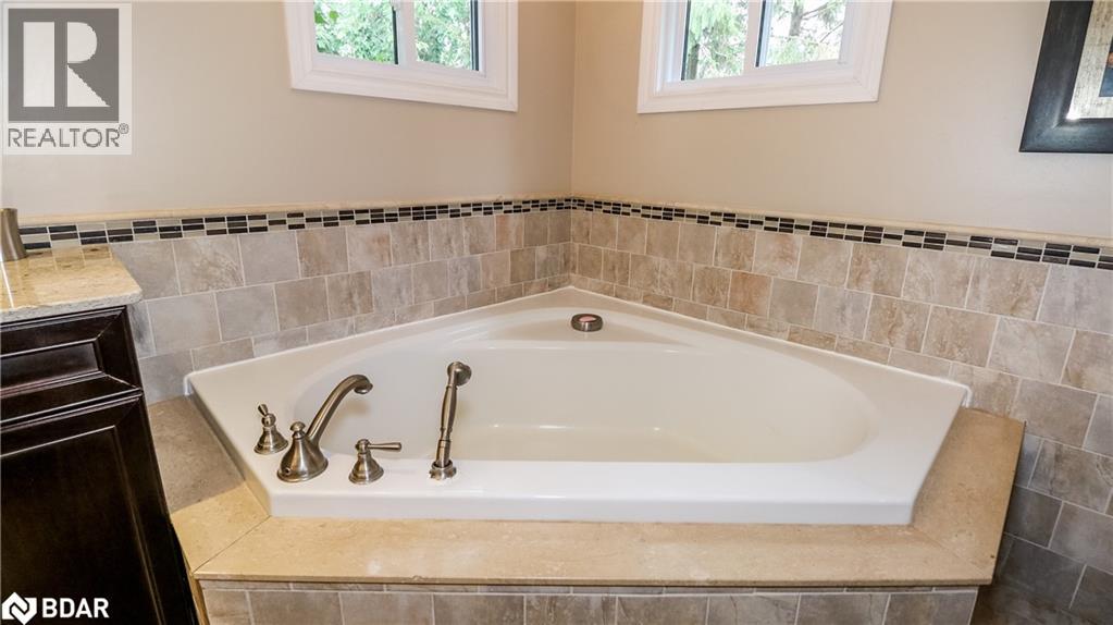 Photo 22 of 12 Gordon Court, Barrie ON