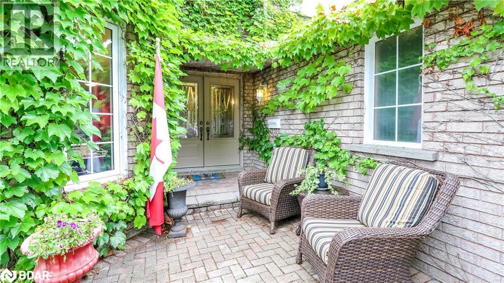 Photo 7 of 12 Gordon Court, Barrie ON