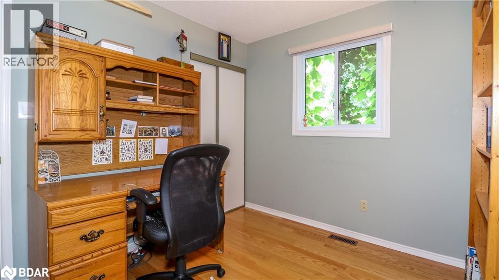 Photo 23 of 12 Gordon Court, Barrie ON