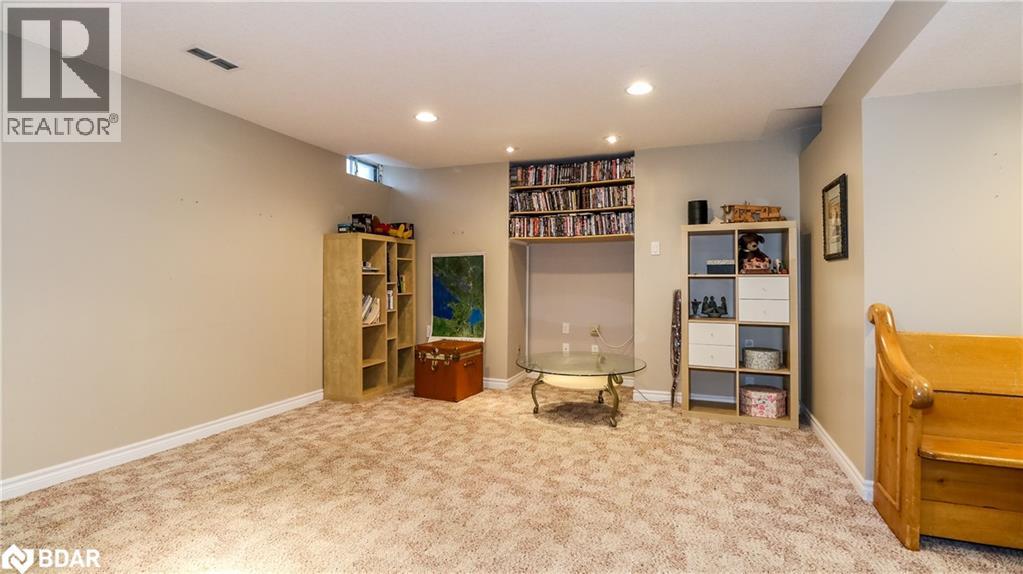 Photo 48 of 12 Gordon Court, Barrie ON