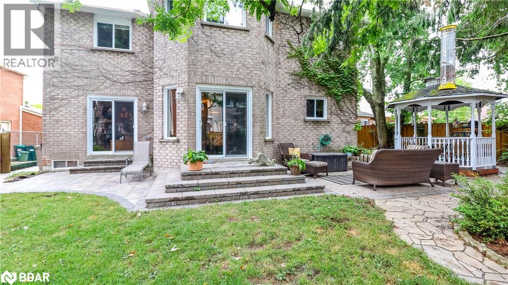 Photo 5 of 12 Gordon Court, Barrie ON