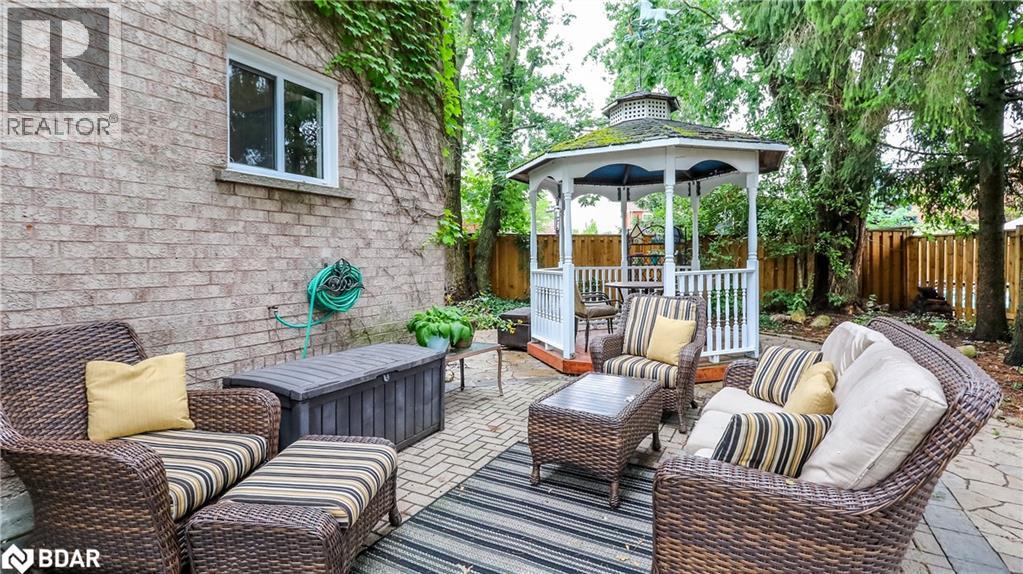 Photo 30 of 12 Gordon Court, Barrie ON