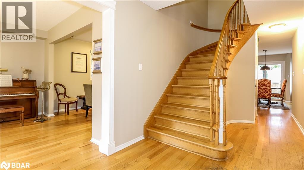 Photo 8 of 12 Gordon Court, Barrie ON
