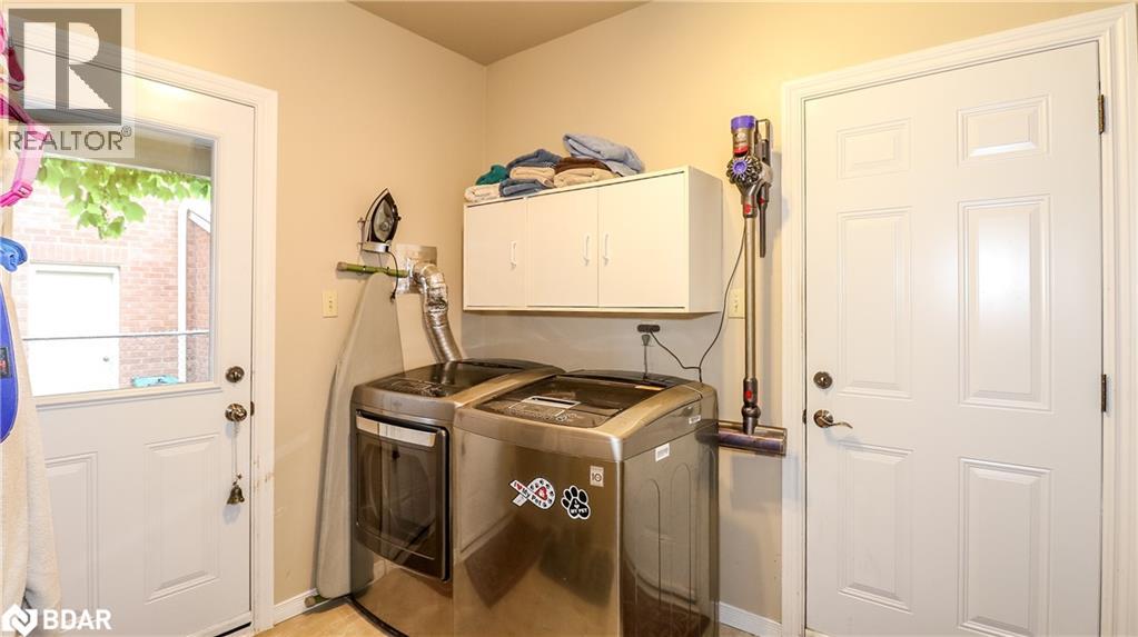 Photo 44 of 12 Gordon Court, Barrie ON