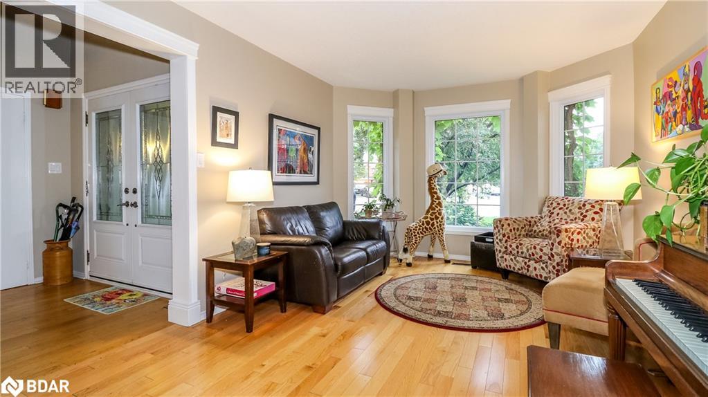 Photo 9 of 12 Gordon Court, Barrie ON
