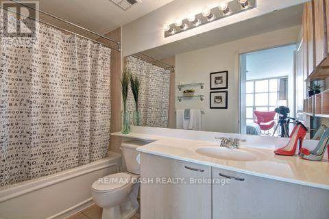 Photo 8 of 1402 438 Richmond Street W, Toronto ON