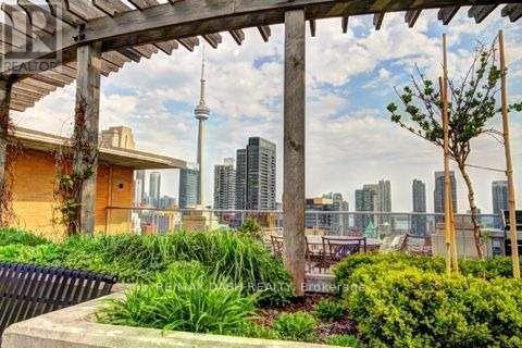 Photo 11 of 1402 438 Richmond Street W, Toronto ON