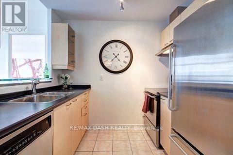 Photo 16 of 1402 438 Richmond Street W, Toronto ON