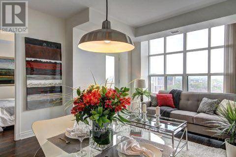 Photo 2 of 1402 438 Richmond Street W, Toronto ON