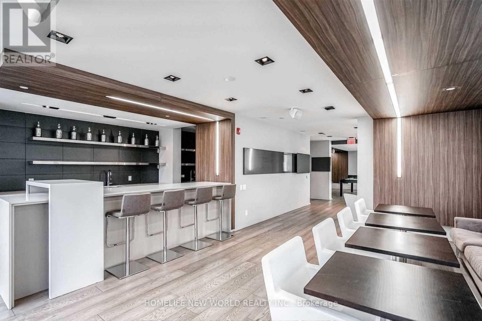 Photo 14 of 617 101 Peter Street, Toronto ON