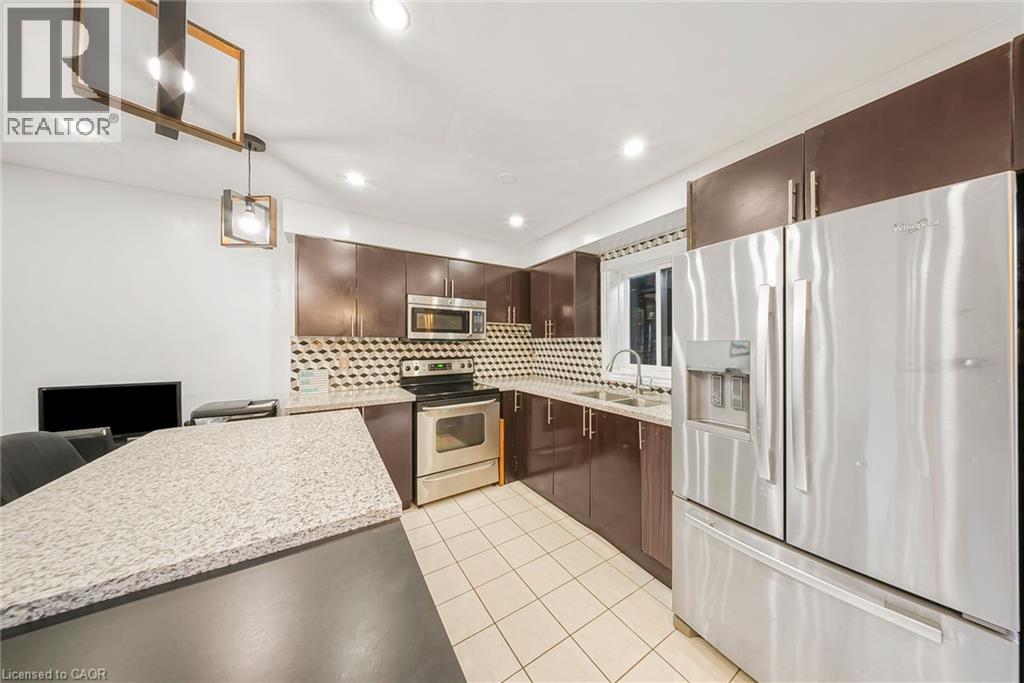 Photo 12 of 75 Stonecairn Drive, Cambridge ON