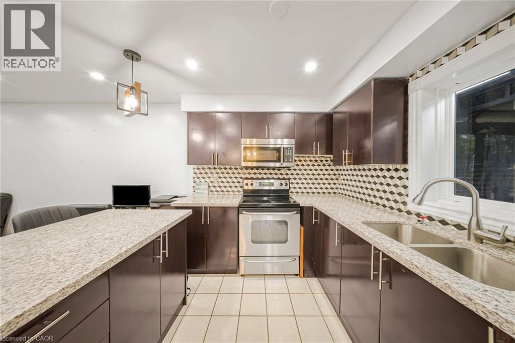 Photo 13 of 75 Stonecairn Drive, Cambridge ON