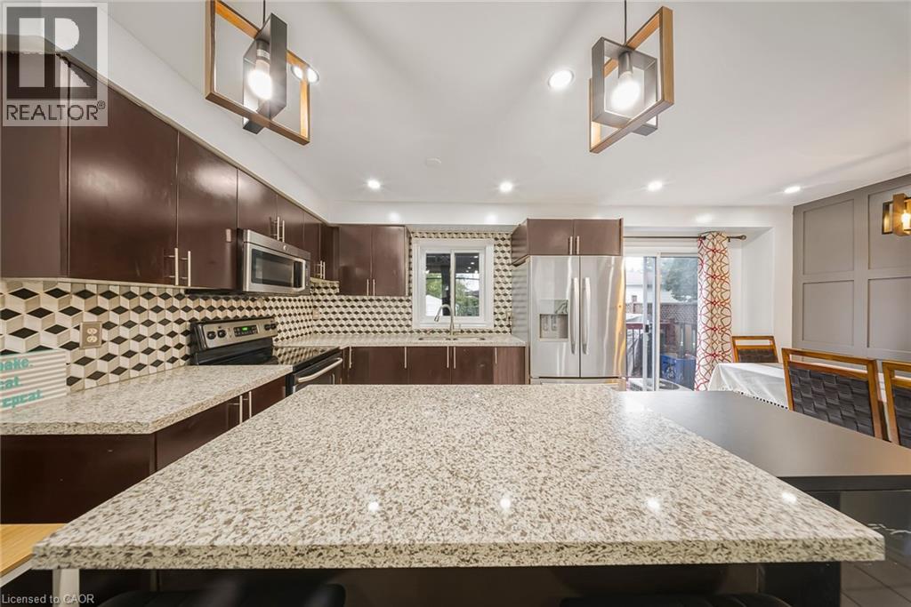 Photo 15 of 75 Stonecairn Drive, Cambridge ON