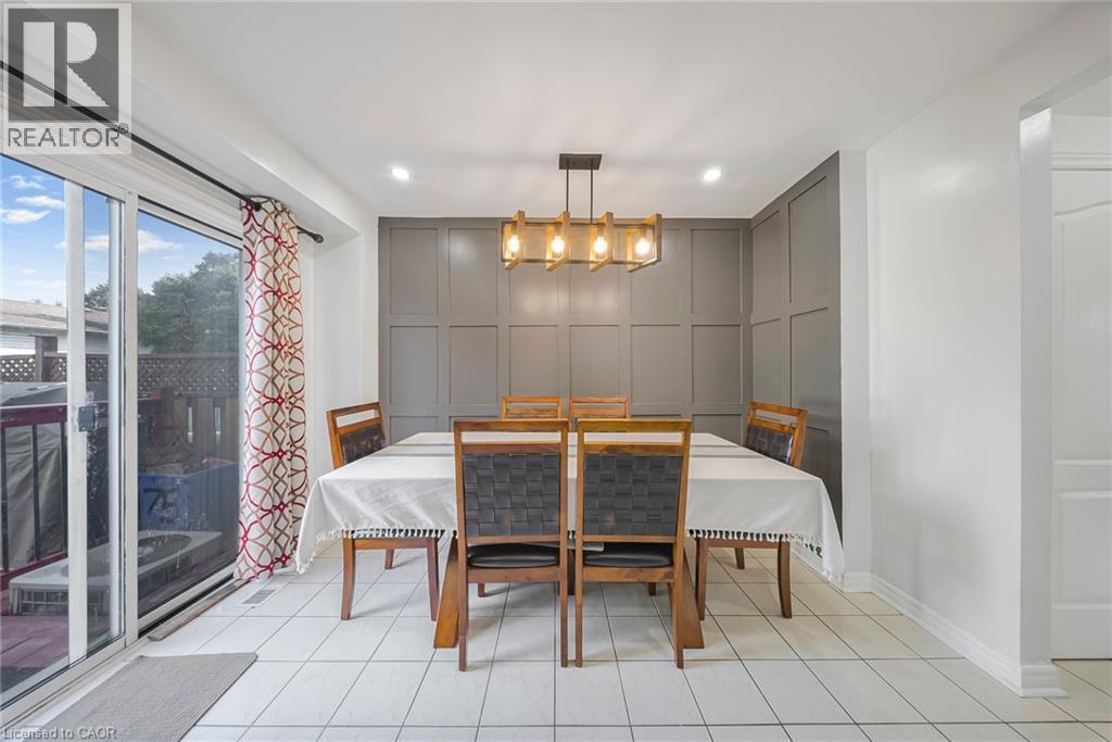 Photo 17 of 75 Stonecairn Drive, Cambridge ON