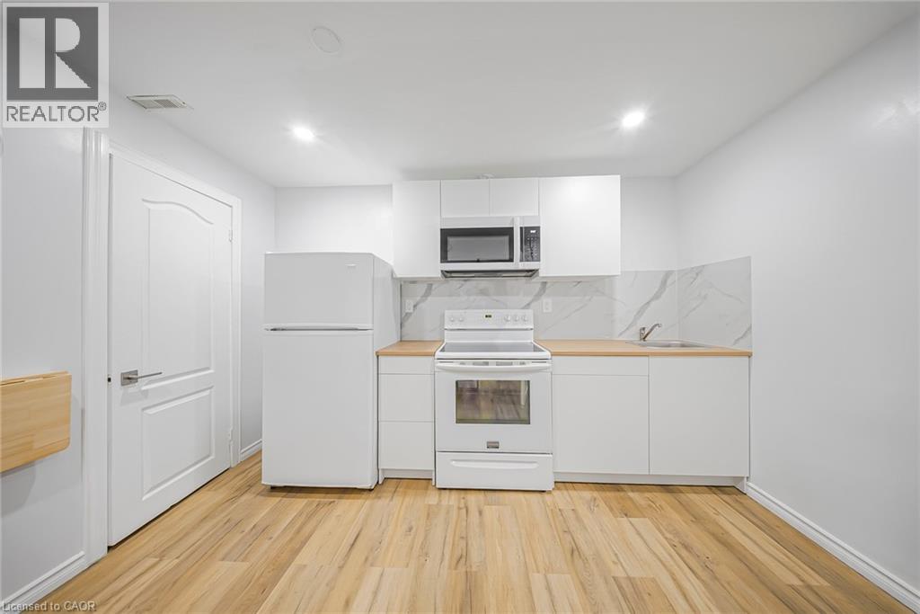 Photo 30 of 75 Stonecairn Drive, Cambridge ON