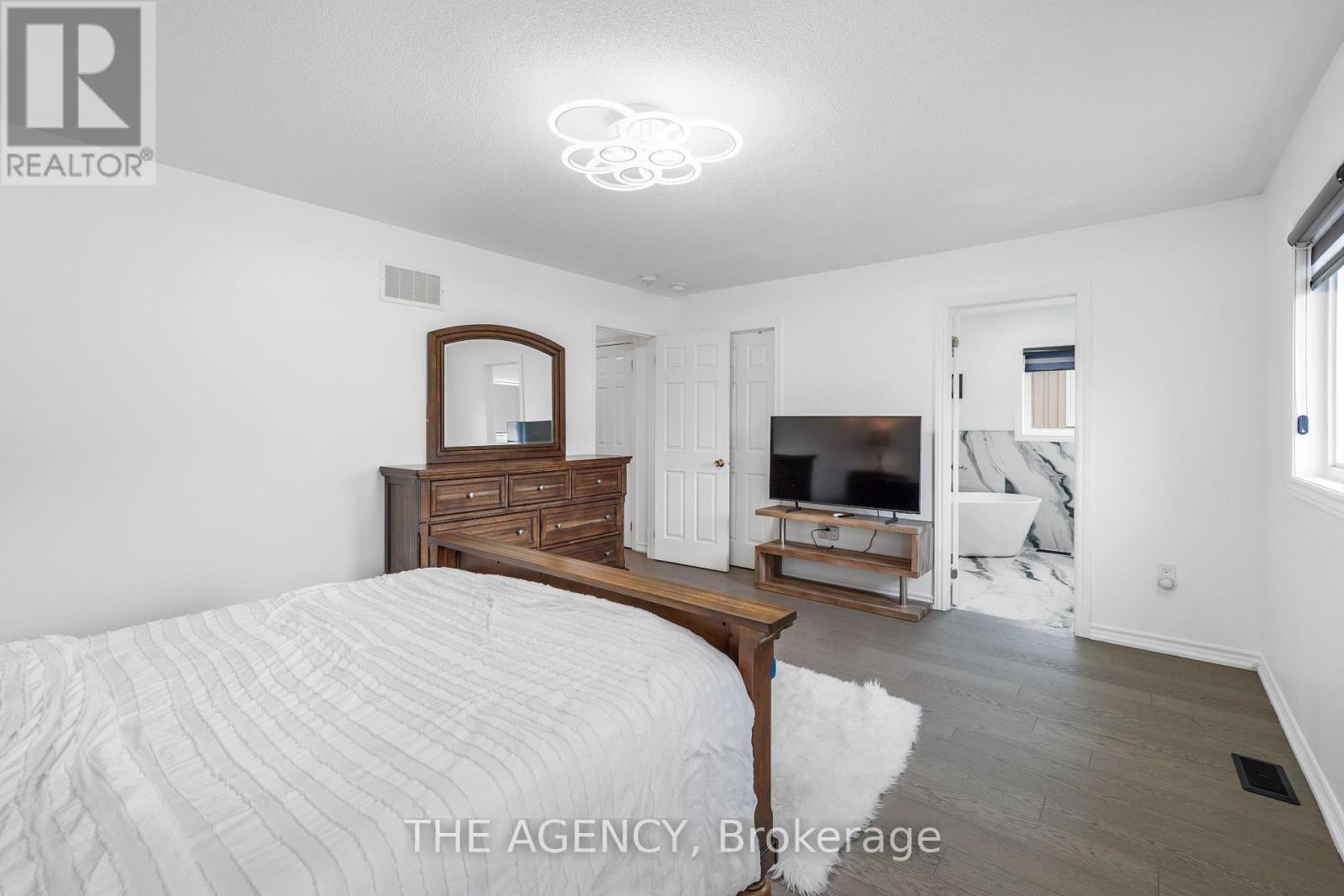 Photo 15 of 10 Moses Crescent, Clarington ON