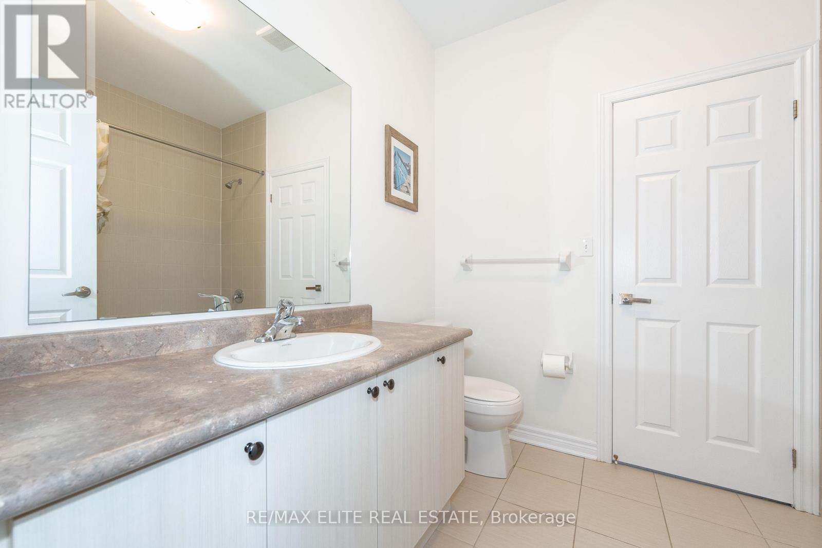 Photo 25 of 32 Titan Trail, Markham ON