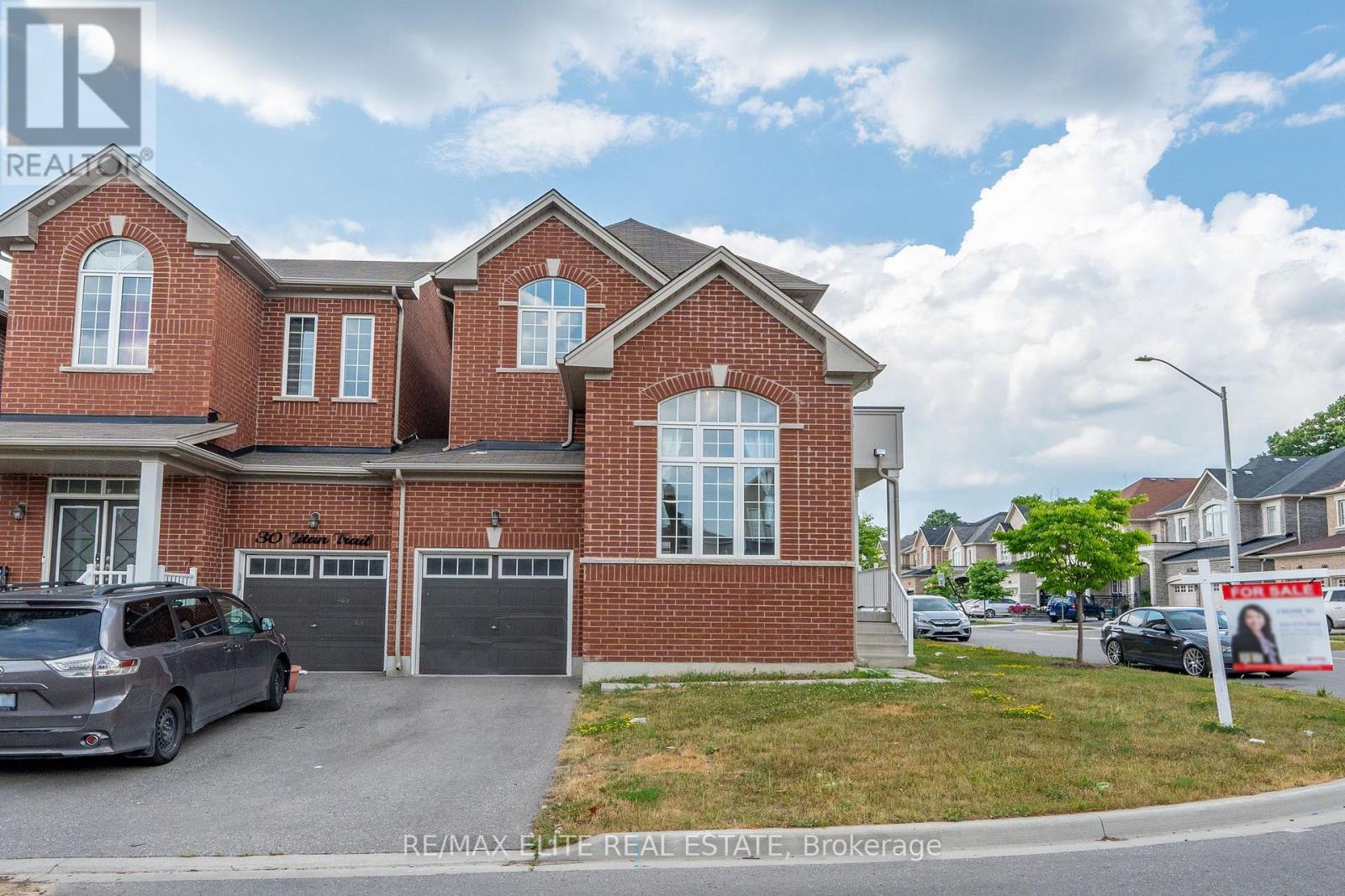 Photo 3 of 32 Titan Trail, Markham ON