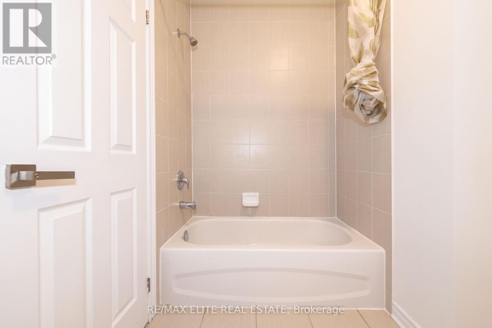Photo 26 of 32 Titan Trail, Markham ON