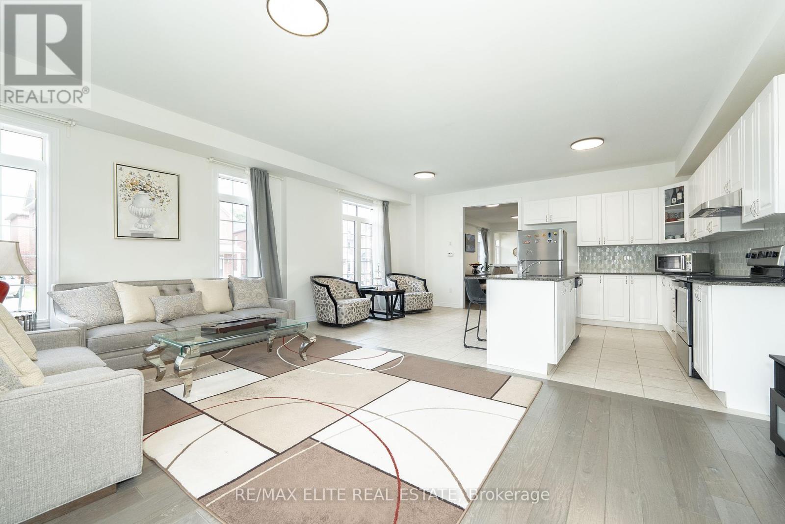 Photo 14 of 32 Titan Trail, Markham ON