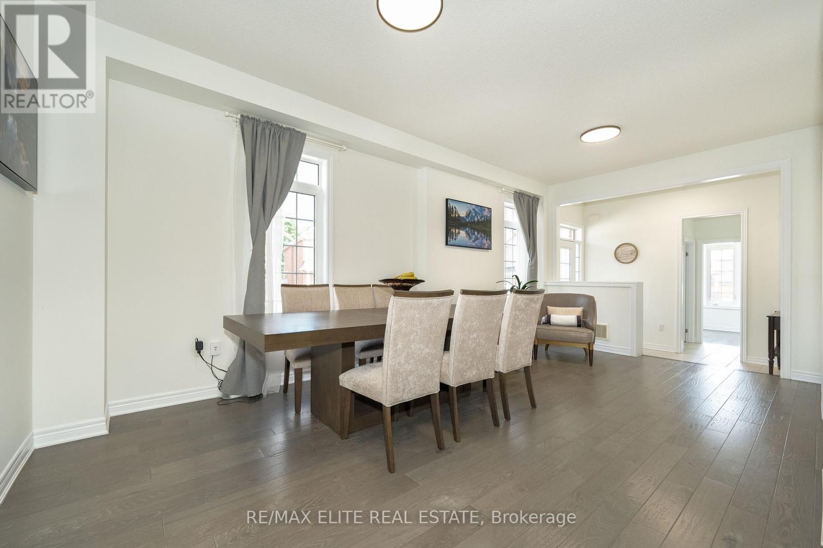 Photo 7 of 32 Titan Trail, Markham ON