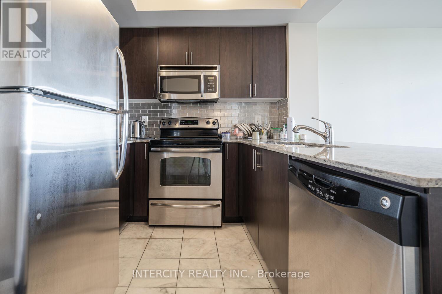 Photo 11 of 1102 520 Steeles Avenue W, Vaughan ON