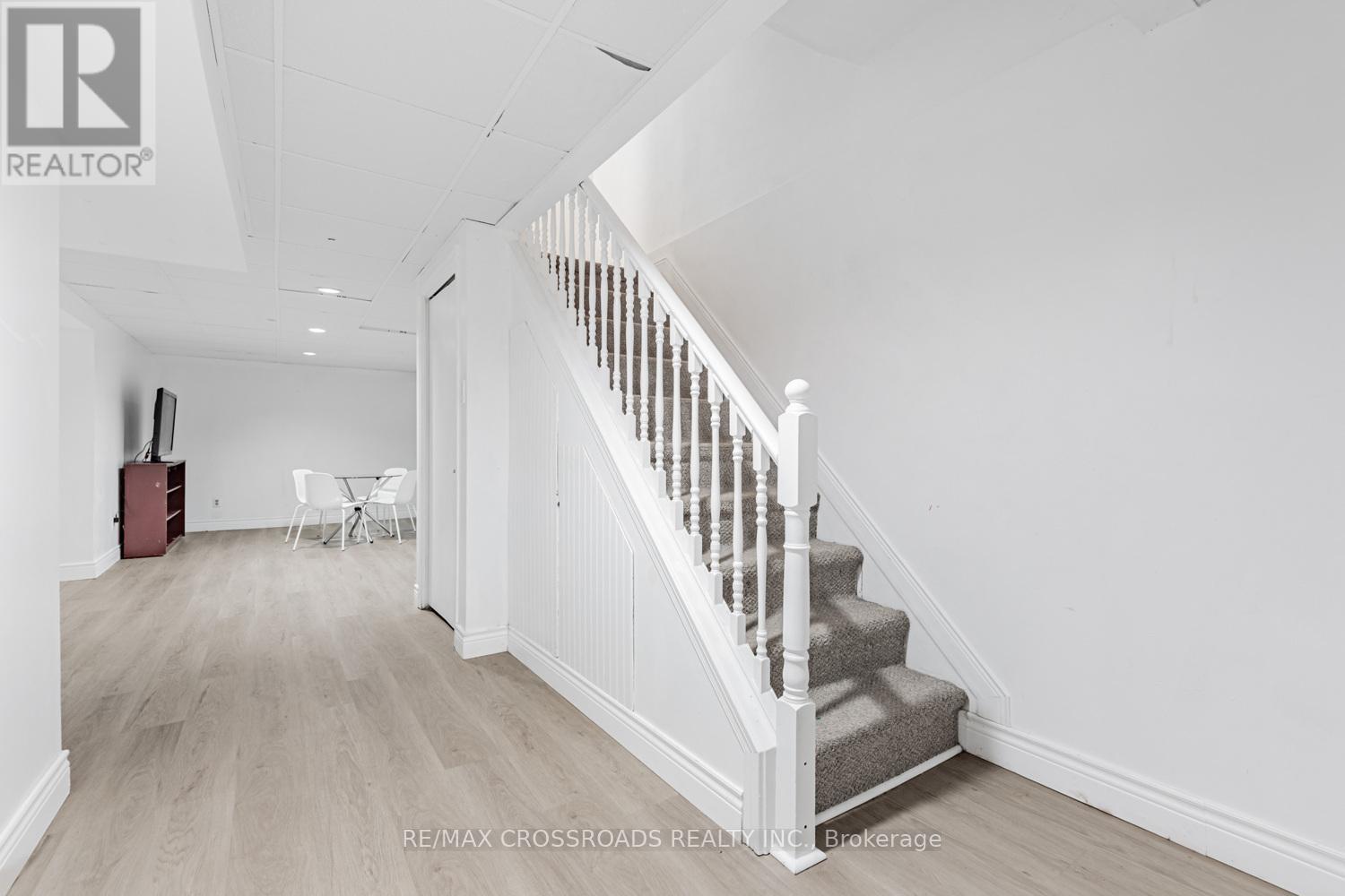 Photo 5 of 22 260 Avenue Road, Richmond Hill ON