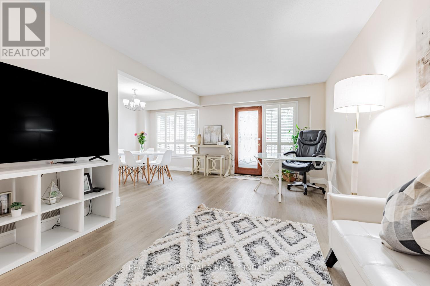 Photo 24 of 22 260 Avenue Road, Richmond Hill ON