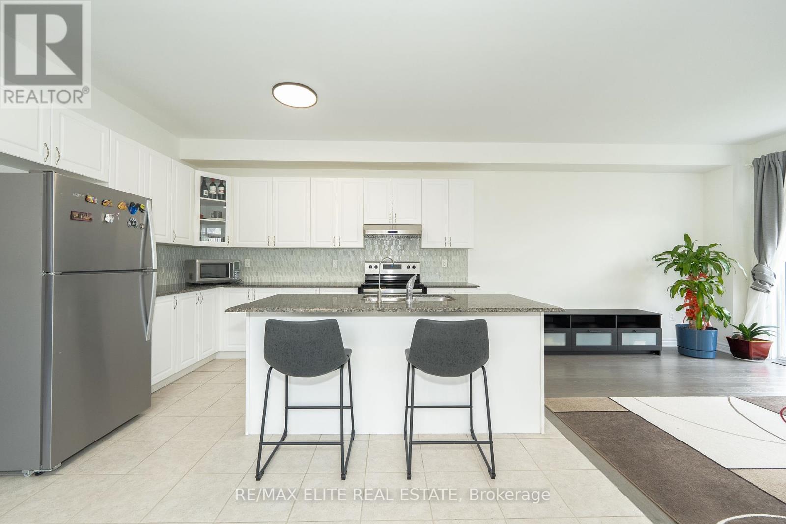 Photo 12 of 32 Titan Trail, Markham ON