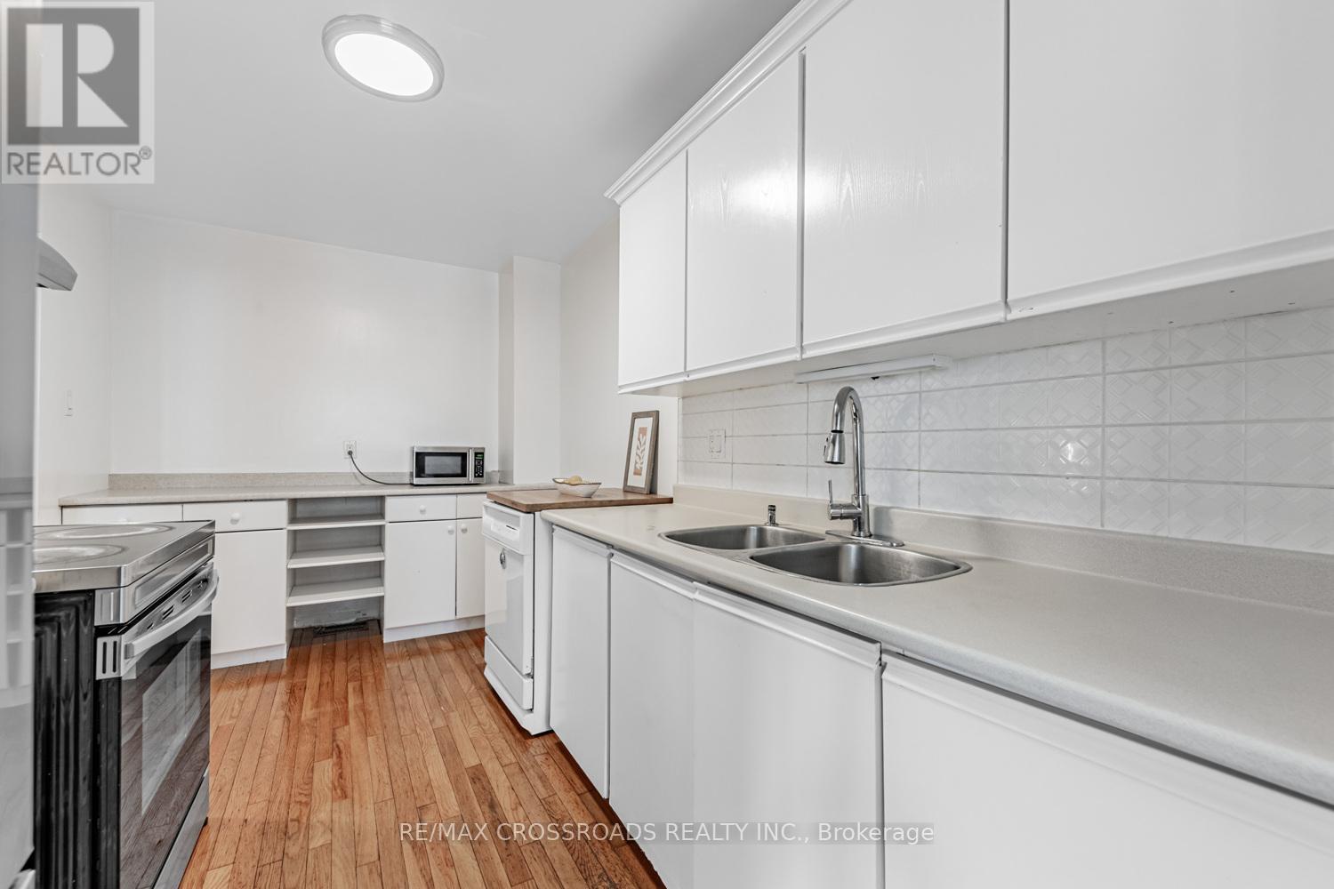 Photo 33 of 22 260 Avenue Road, Richmond Hill ON