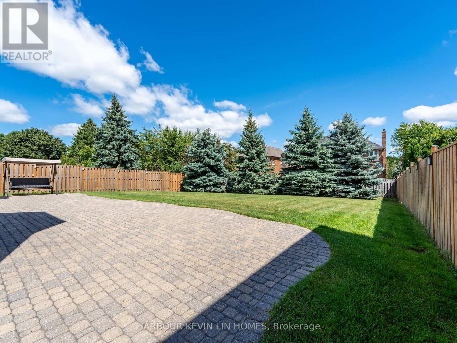 Photo 24 of 9 Dalewood Drive, Richmond Hill ON