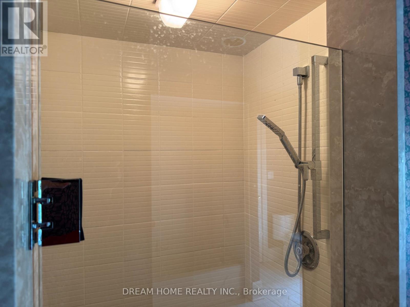 Photo 9 of Side Unit 2 Cortina Court, Richmond Hill ON